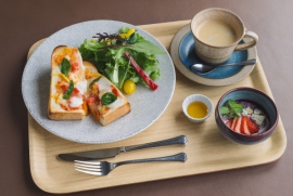 スペイン産生ハムとパリパリレタス フレッシュトマトのピッツァサンド